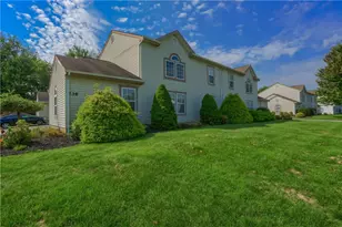 236 Huckleberry Ct, Marshall, PA 15090 - Photo 2