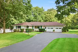 3595 Ridgewood Dr, Hermitage, PA 16148 - Photo 1