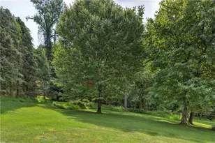 123 Maryland Pl, Jeannette, PA 15644 - Photo 6