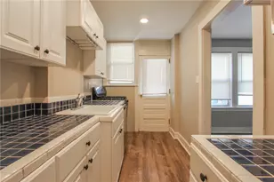 323 Main St, Pittsburgh, PA 15201 - Photo 10