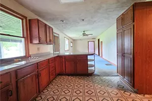 207 Calico Rd, West Sunbury, PA 16061 - Photo 4