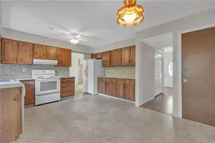 107 Heather Dr, Center Township, PA 15061 - Photo 14
