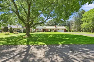 334 Dickinson St, Westmont Hilltop School District, PA 15905 - Photo 2
