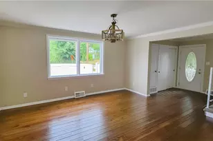 702 Neal St, New Castle, PA 16101 - Photo 8