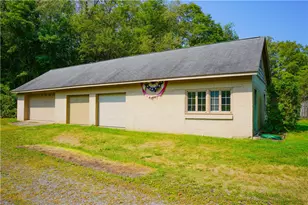 828 Brownhome Rd, Scott Township, PA 16101 - Photo 8