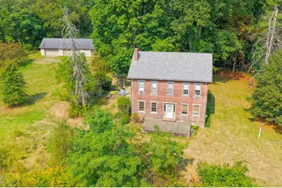 828 Brownhome Rd, Scott Township, PA 16101 - Photo 4