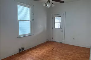105 18th St, Vandergrift, PA 15690 - Photo 10