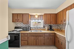 1109 Holmes St, McKees Rocks, PA 15136 - Photo 14