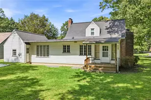 1628 McDowell St, Sharon, PA 16146 - Photo 8