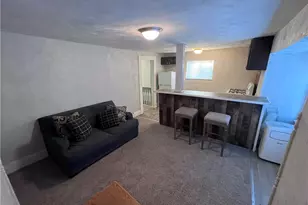 725 Clarissa St, Pittsburgh, PA 15219 - Photo 12