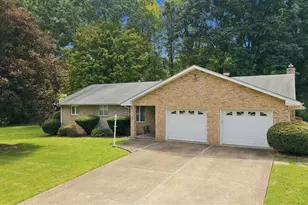 104 Oakcrest Dr, Center Township, PA 15061 - Photo 2