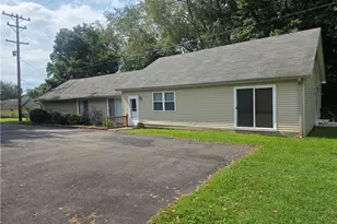 113 Danko Ln, Hempfield Township, PA 15601 - Photo 2