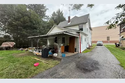 886 N Sharpsville Ave, Sharon, PA 16146 - Photo 8