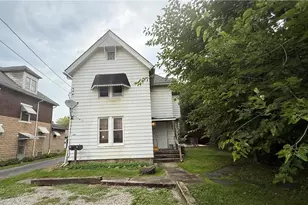 886 N Sharpsville Ave, Sharon, PA 16146 - Photo 1