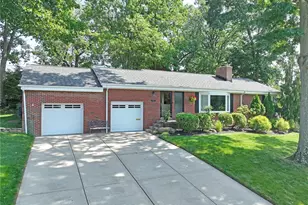 4636 Meadowgreen Dr, Pittsburgh, PA 15236 - Photo 2
