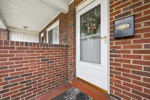 1879 Jancey St, Pittsburgh, PA 15206 - Photo 4