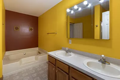 1000 Shady Lane Rd, Pulaski Township, PA 16143 - Photo 20