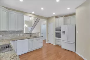 1141 Linden Vue Dr, North Strabane, PA 15317 - Photo 10