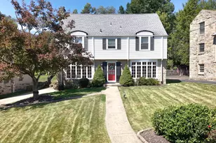 1432 Terrace Dr, Pittsburgh, PA 15228 - Photo 2
