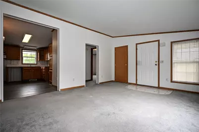 1039 Golden Circle, Forward Township, PA 15037 - Photo 8