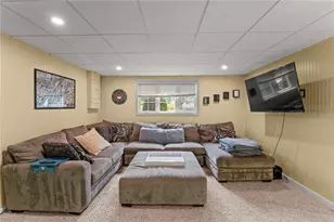 380 Carmell Dr, Pittsburgh, PA 15241 - Photo 20