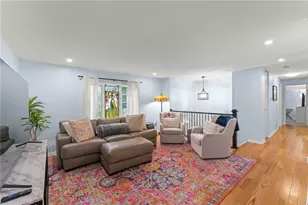 380 Carmell Dr, Pittsburgh, PA 15241 - Photo 8