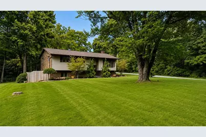 221 Medical Center Rd, Donegal Township, PA 16025 - Photo 4