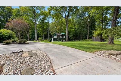 221 Medical Center Rd, Donegal Township, PA 16025 - Photo 10