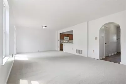 857 Sunset Cir, Cranberry Township, PA 16066 - Photo 8