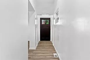 210 Robinson St, Pittsburgh, PA 15213 - Photo 2