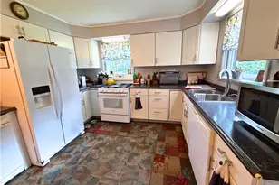 410 Liberty St, Grove City Boro, PA 16127 - Photo 14
