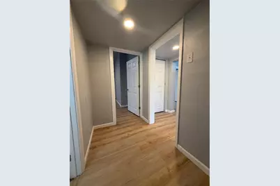 2812 Lanpark St, Pittsburgh, PA 15204 - Photo 2
