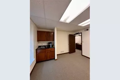 505 McKnight Park Dr, Ross Twp, PA 15237 - Photo 4