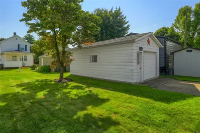 302 Foch St, Ellwood City, PA 16117 - Photo 44