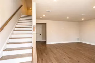 107 Breckenridge Ct, Cranberry Township, PA 16066 - Photo 2