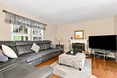 1033 Robinwood Dr, South Park, PA 15129 - Photo 14