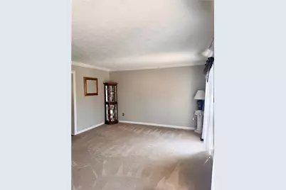 1033 Robinwood Dr, South Park, PA 15129 - Photo 8