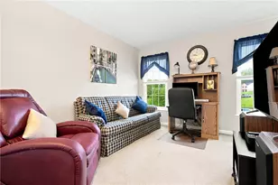 1033 Robinwood Dr, South Park, PA 15129 - Photo 32