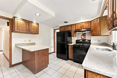 105.5 Olive Dr, Level Green, PA 15085 - Photo 8