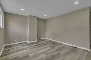 719 Grove St, Aliquippa, PA 15001 - Photo 2