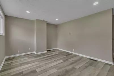 719 Grove St, Aliquippa, PA 15001 - Photo 2