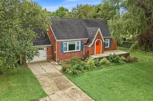 17 W Oakwood Way, Neshannock Township, PA 16105 - Photo 2