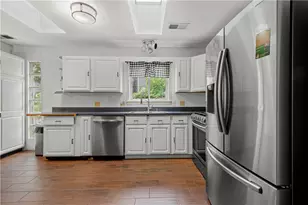 530 Spruce Run Rd, Pittsburgh, PA 15202 - Photo 2