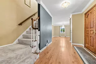 809 White Oak Cir, Pittsburgh, PA 15228 - Photo 4