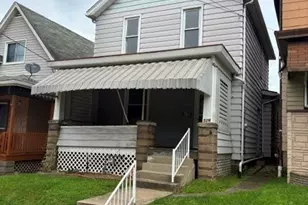 526 Longfellow St, Vandergrift, PA 15690 - Photo 2