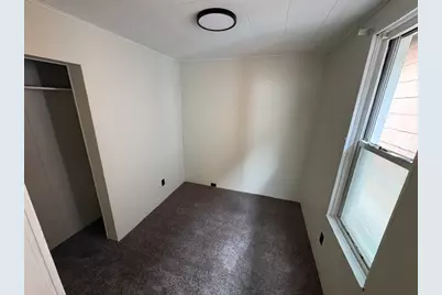 526 Longfellow St, Vandergrift, PA 15690 - Photo 12