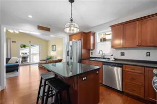 327 Nicholas Pl, Edgeworth, PA 15143 - Photo 2