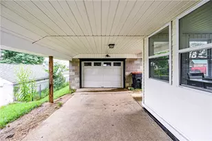 40 Viewmont Dr, Unity Township, PA 15650 - Photo 4