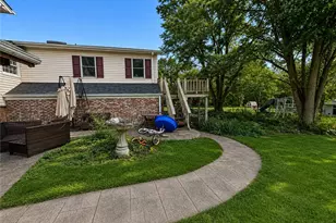 130 Maplehurst Dr, Aliquippa, PA 15001 - Photo 4