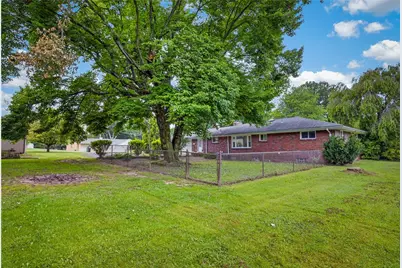 219 Mission Meade Dr, Neshannock Township, PA 16105 - Photo 6